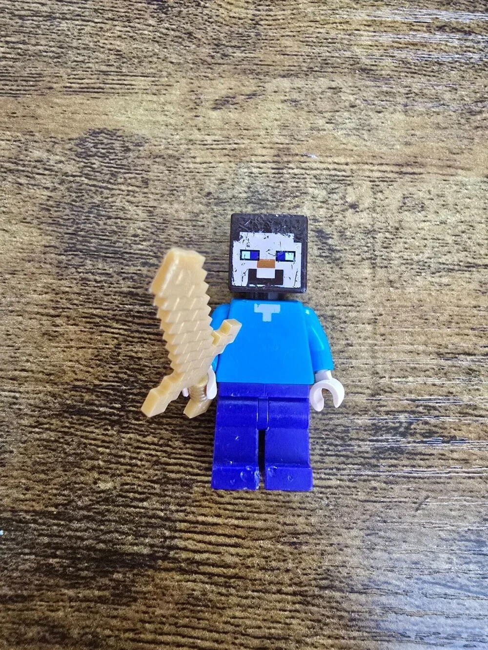 Authentic Lego Minecraft STEVE w/ Gold Sword Minifig Mini Fig Figure